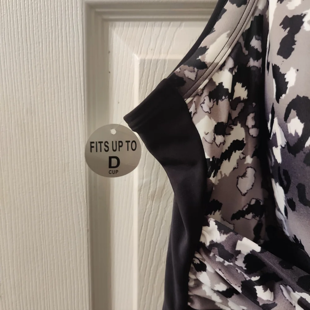 NWT Swim Solutions Black and White Plus Size 20W One-Piece Swimsuit - Picture 7 of 9